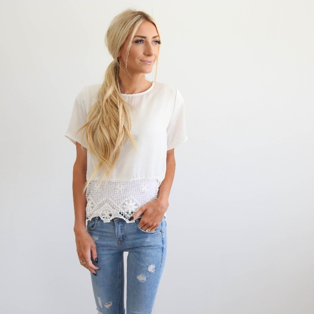 Creamy white silky lace accent short sleeve top - Picture 4 of 5